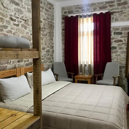 Vila Eri Gjirokastër Екстериор снимка