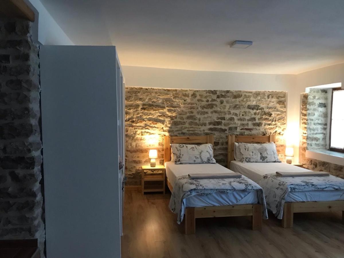 Vila Eri Gjirokastër Екстериор снимка