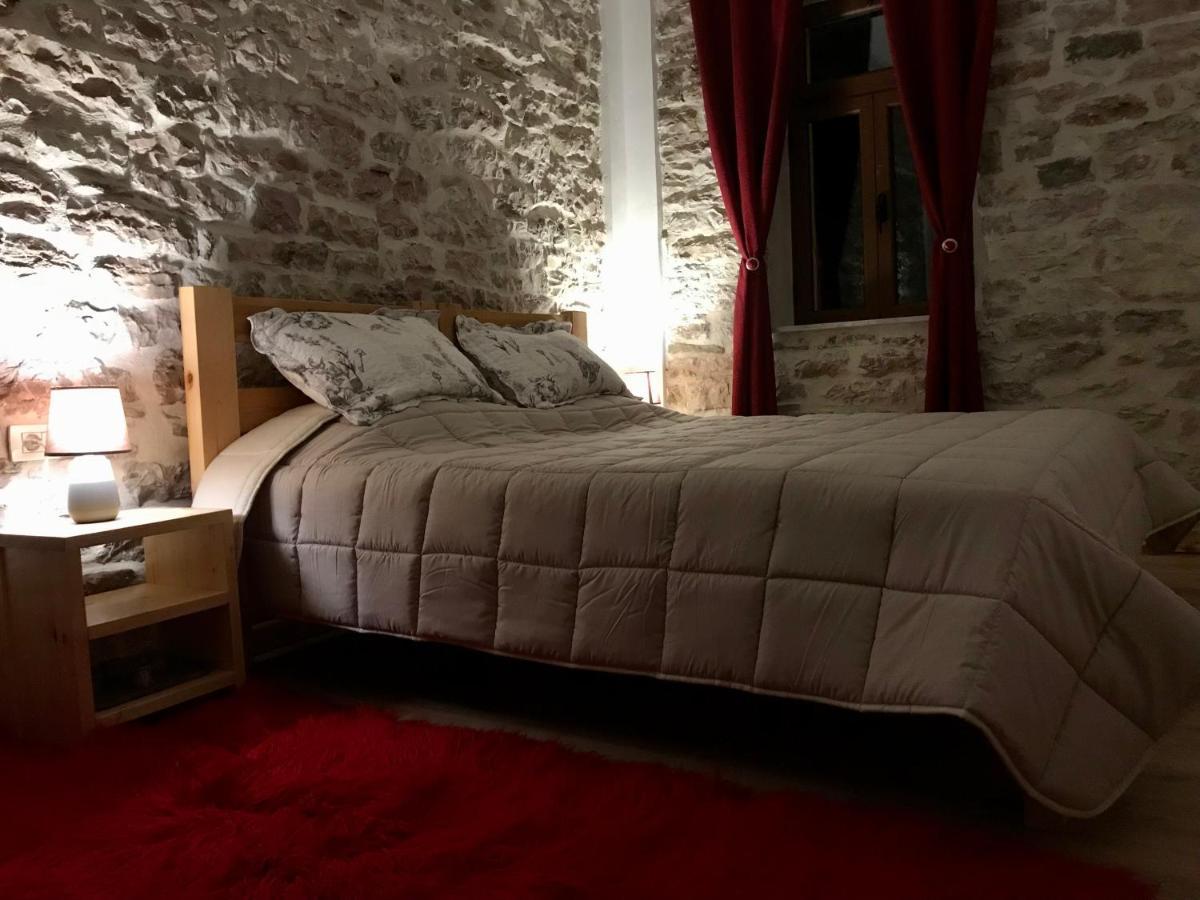 Vila Eri Gjirokastër Екстериор снимка