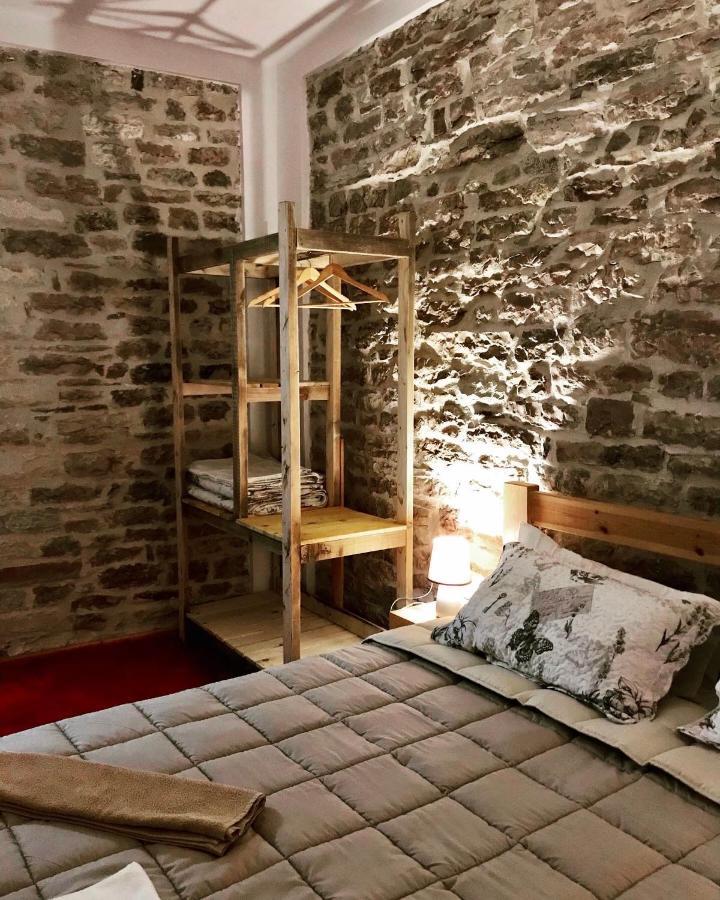 Vila Eri Gjirokastër Екстериор снимка