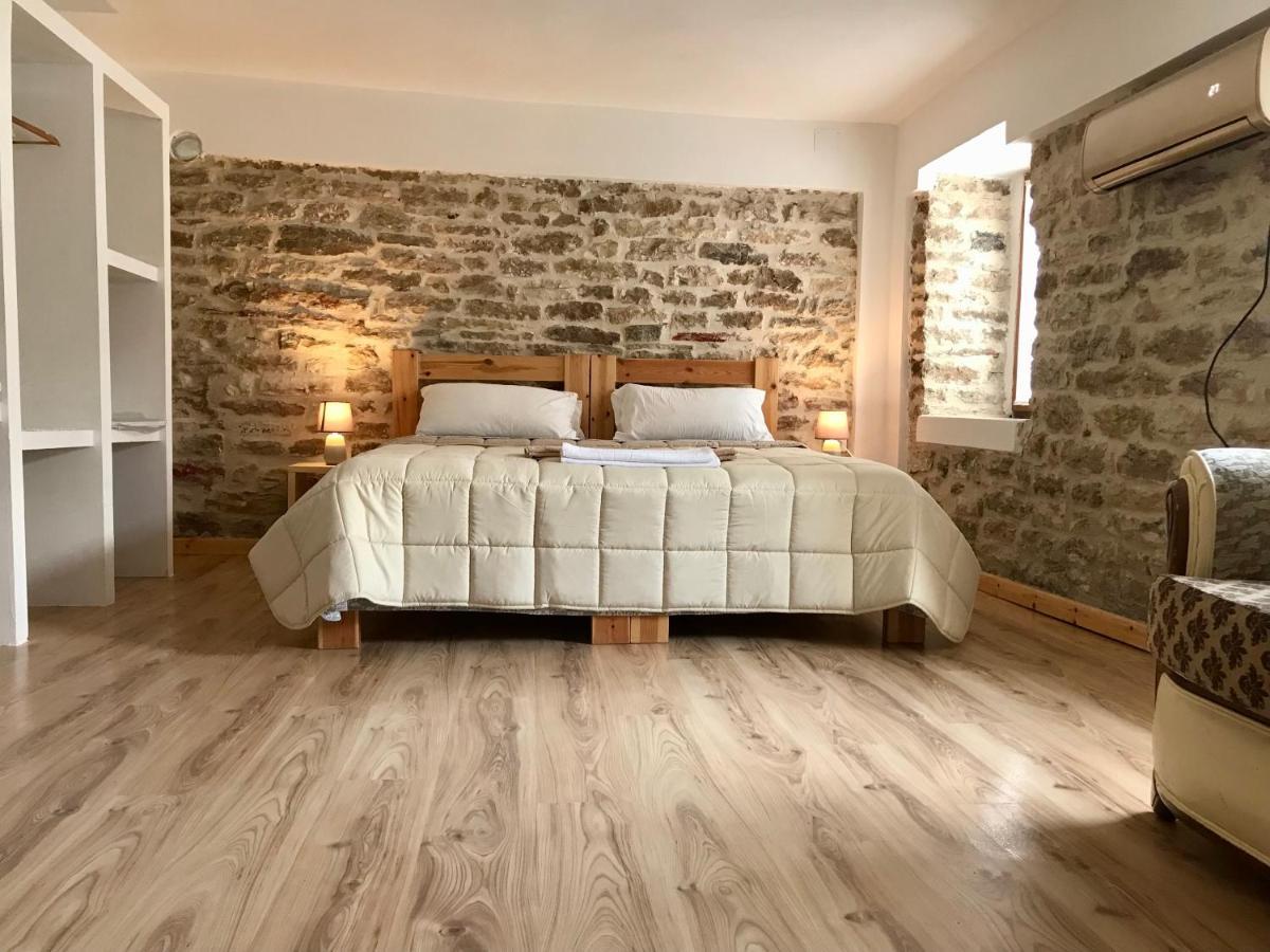 Vila Eri Gjirokastër Екстериор снимка