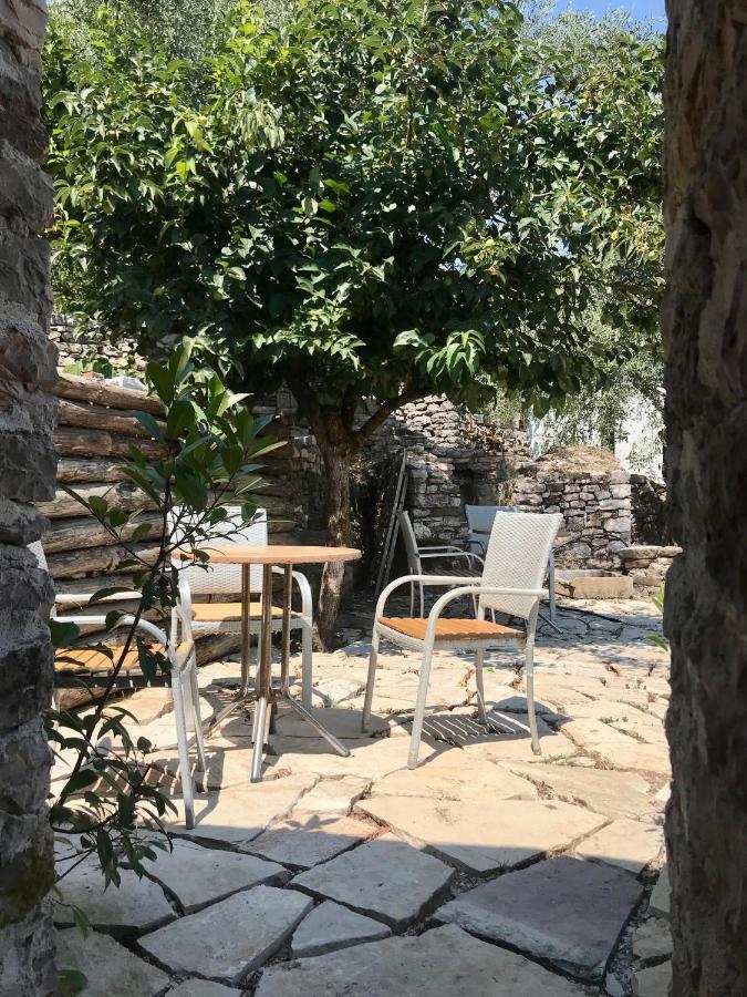 Vila Eri Gjirokastër Екстериор снимка