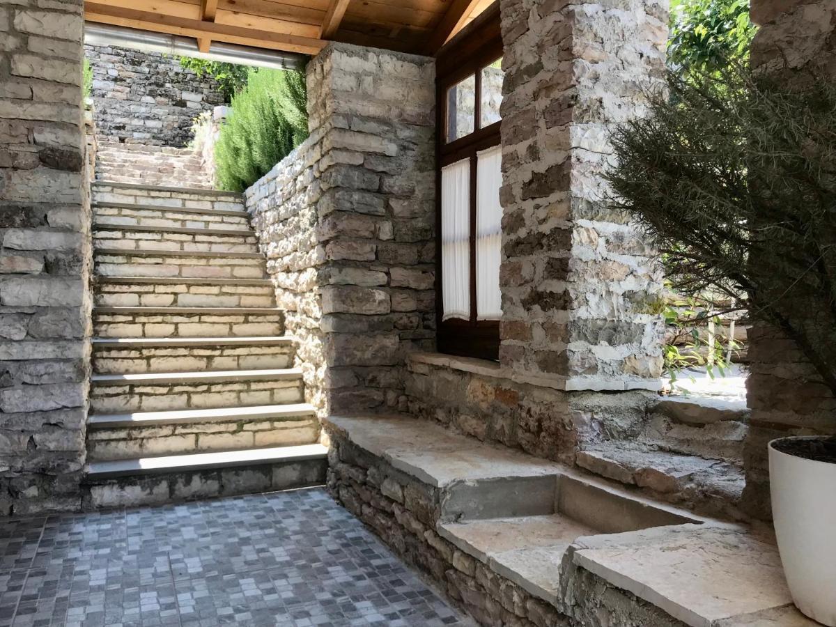Vila Eri Gjirokastër Екстериор снимка