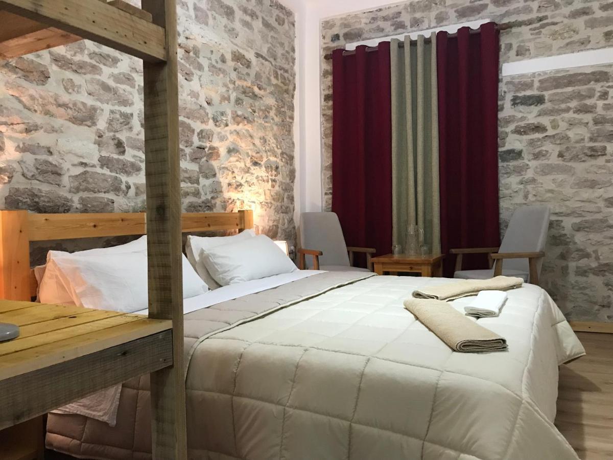 Vila Eri Gjirokastër Екстериор снимка