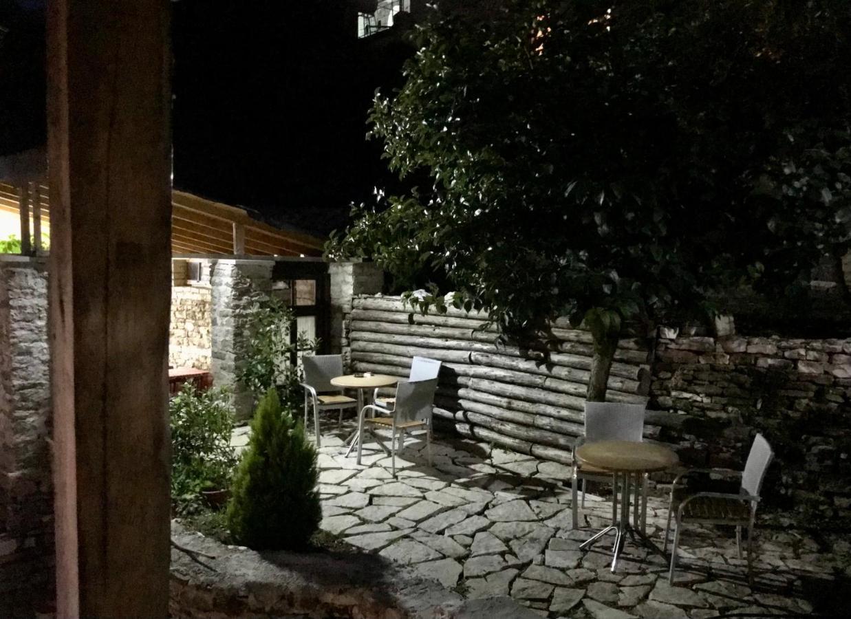 Vila Eri Gjirokastër Екстериор снимка