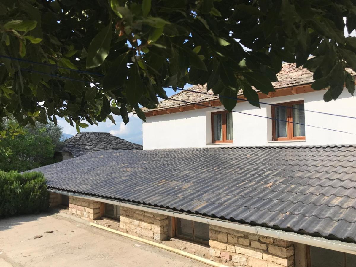 Vila Eri Gjirokastër Екстериор снимка