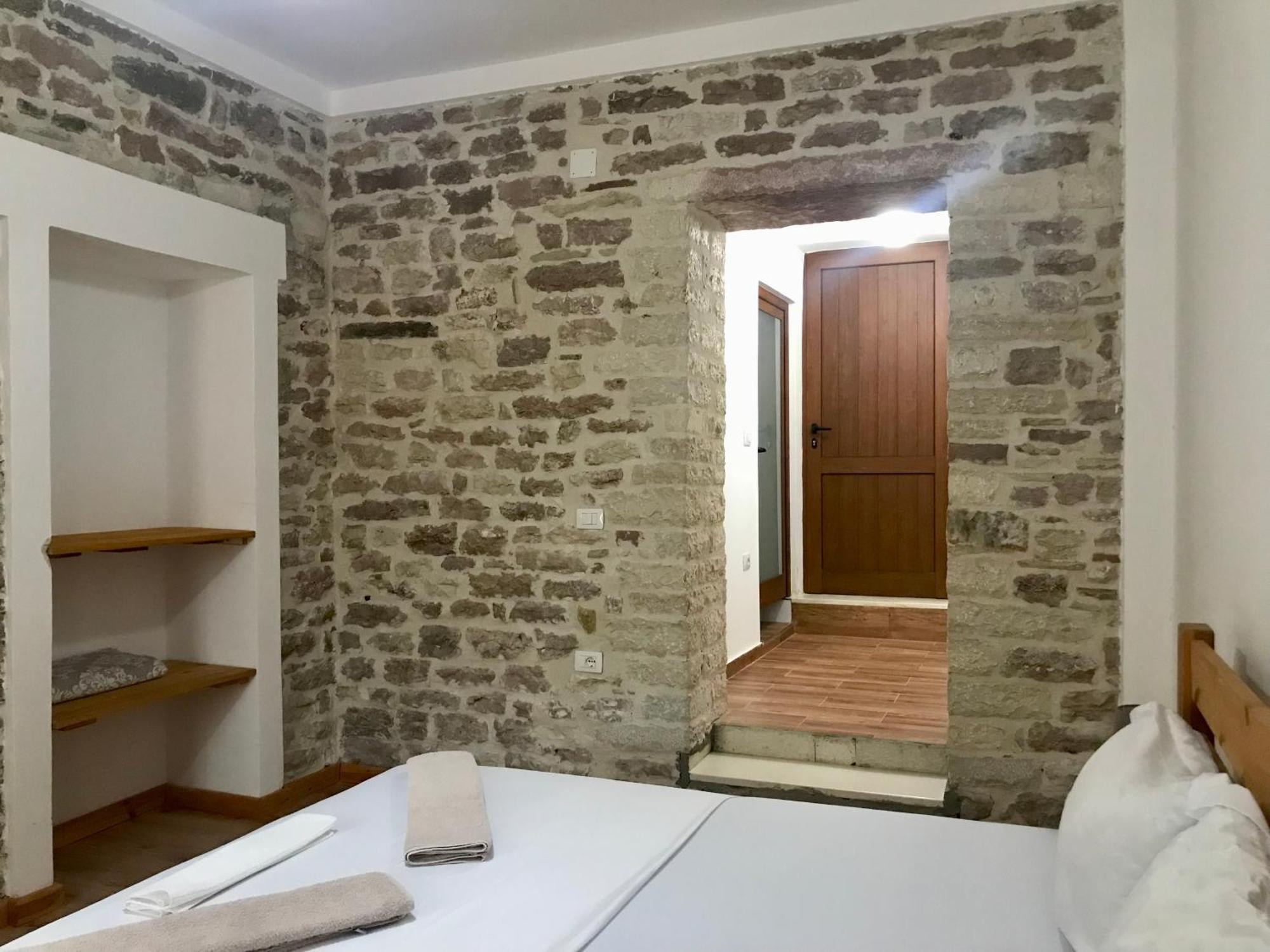 Vila Eri Gjirokastër Екстериор снимка