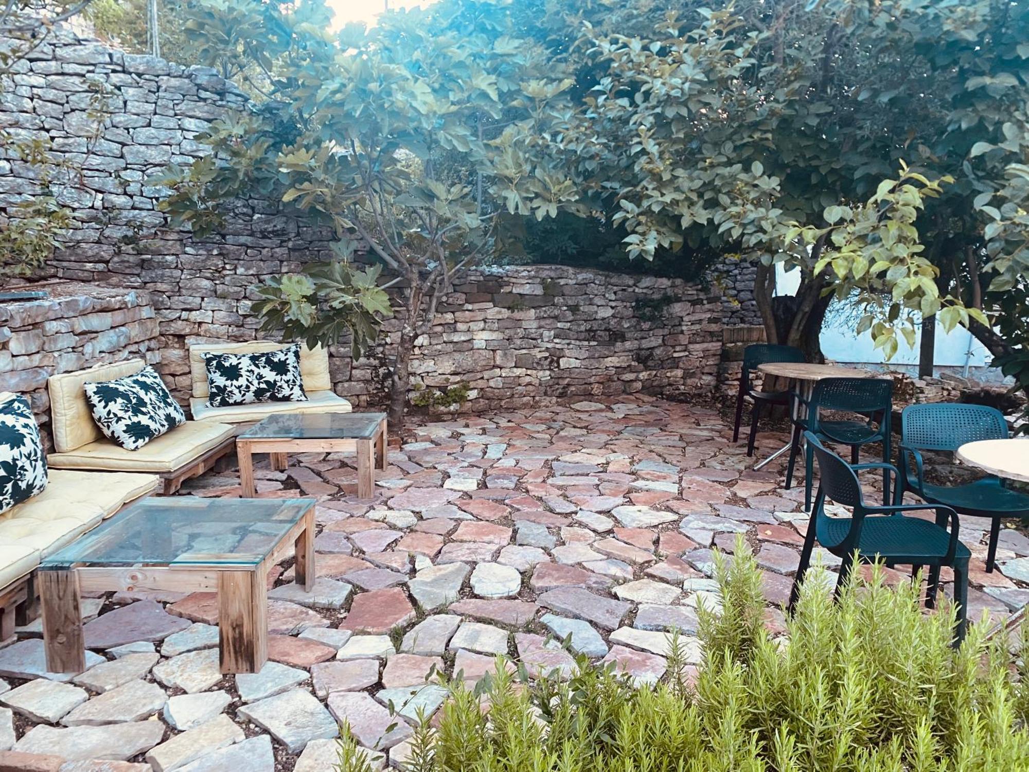 Vila Eri Gjirokastër Екстериор снимка