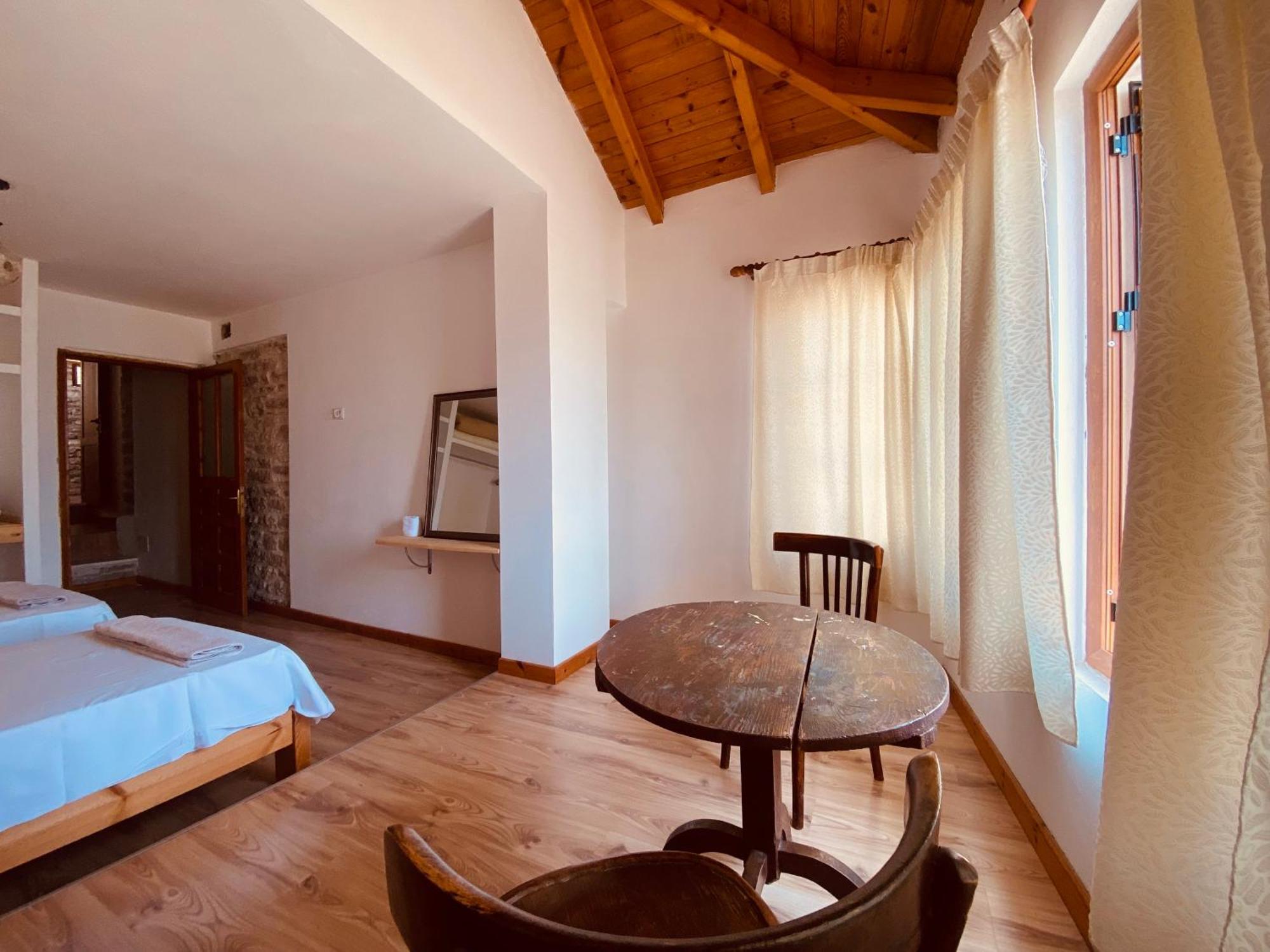 Vila Eri Gjirokastër Екстериор снимка
