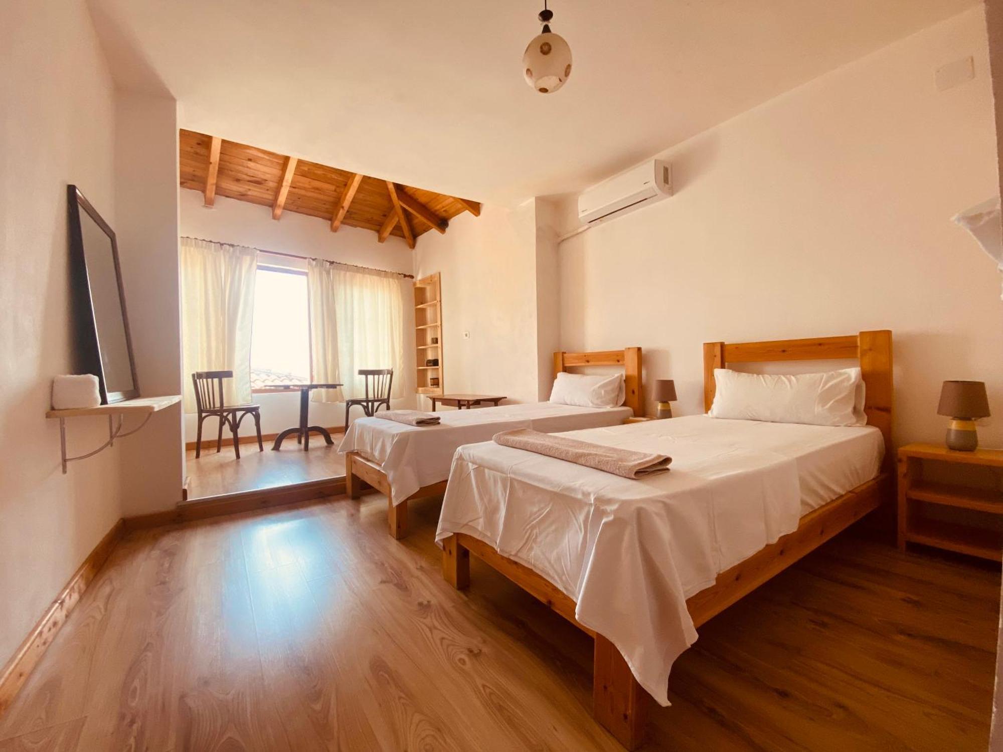Vila Eri Gjirokastër Екстериор снимка