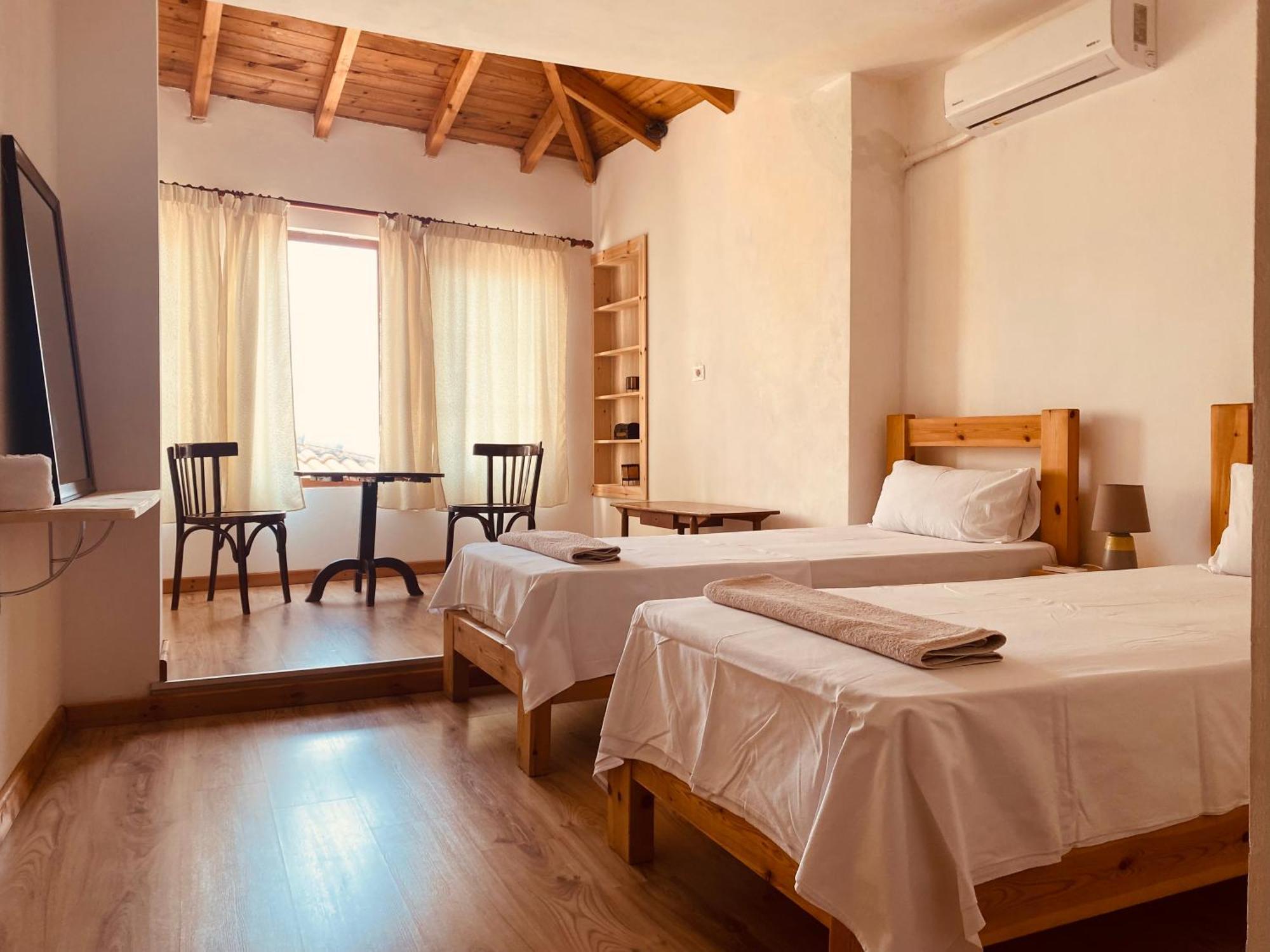Vila Eri Gjirokastër Екстериор снимка