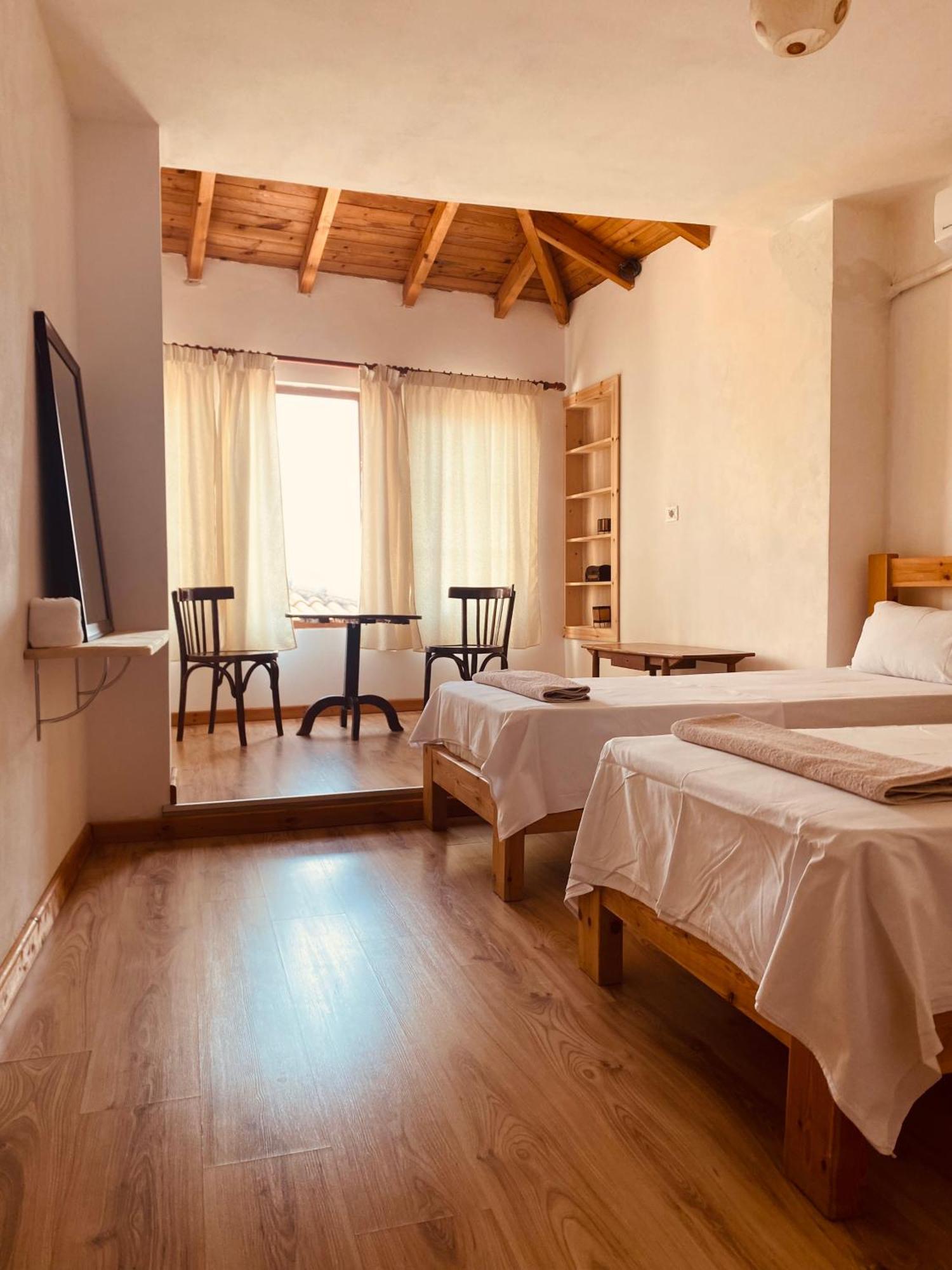 Vila Eri Gjirokastër Екстериор снимка