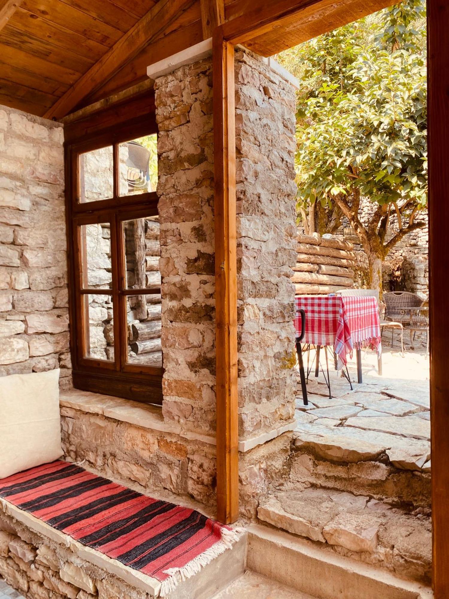 Vila Eri Gjirokastër Екстериор снимка