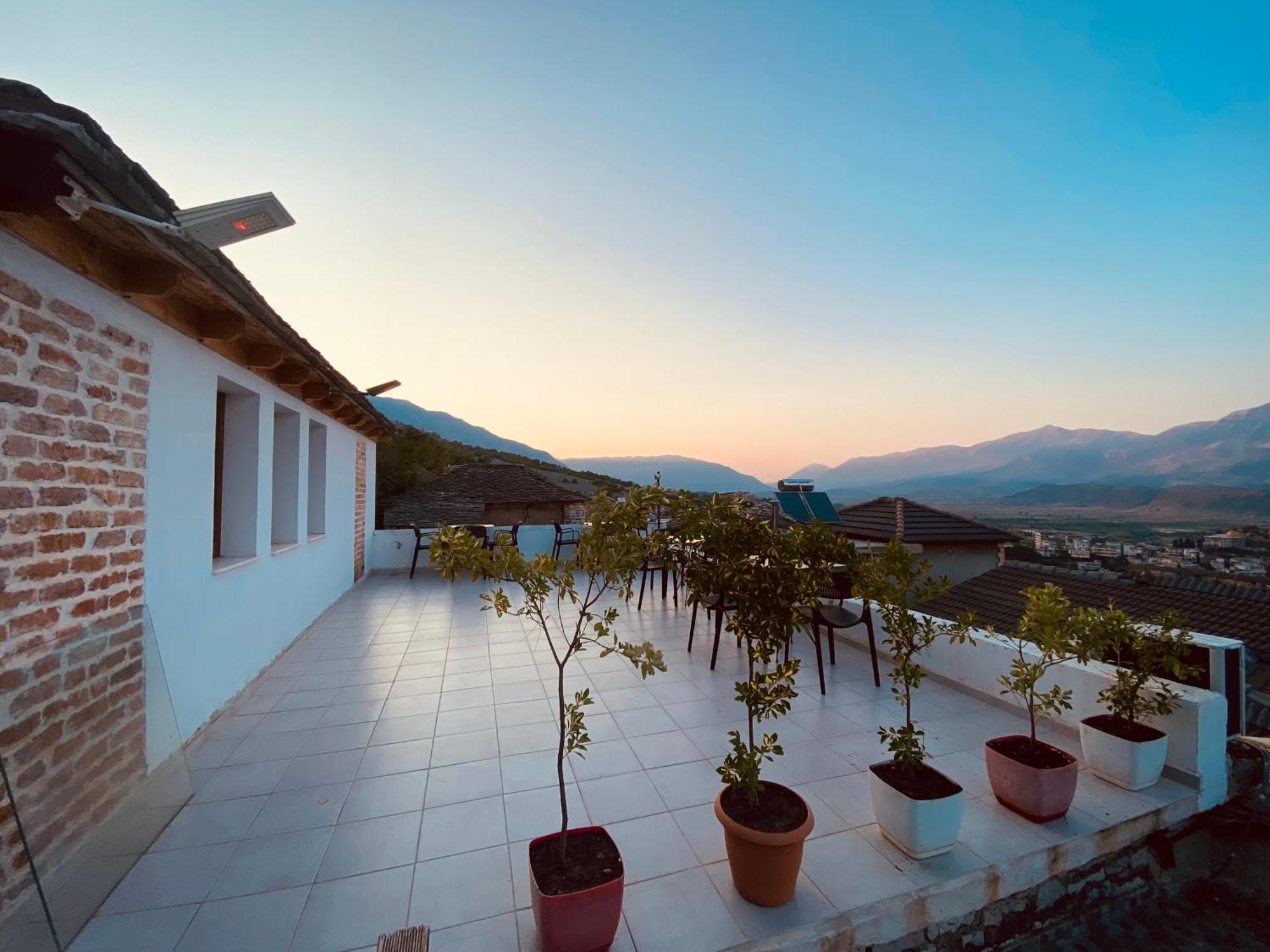 Vila Eri Gjirokastër Екстериор снимка