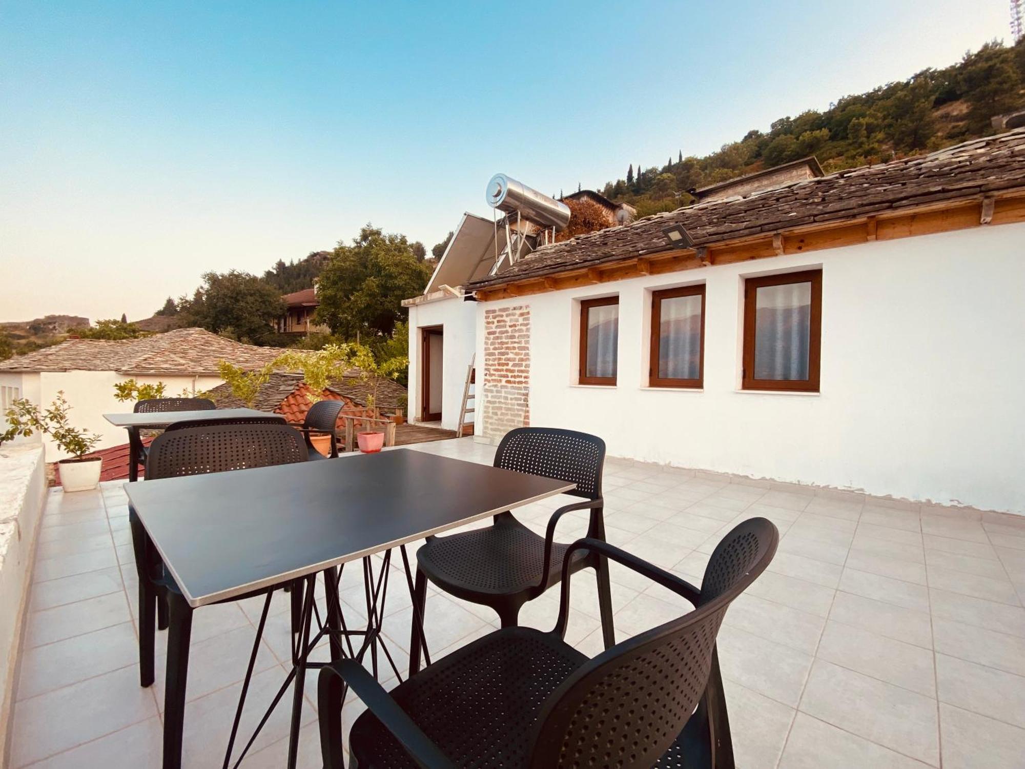 Vila Eri Gjirokastër Екстериор снимка
